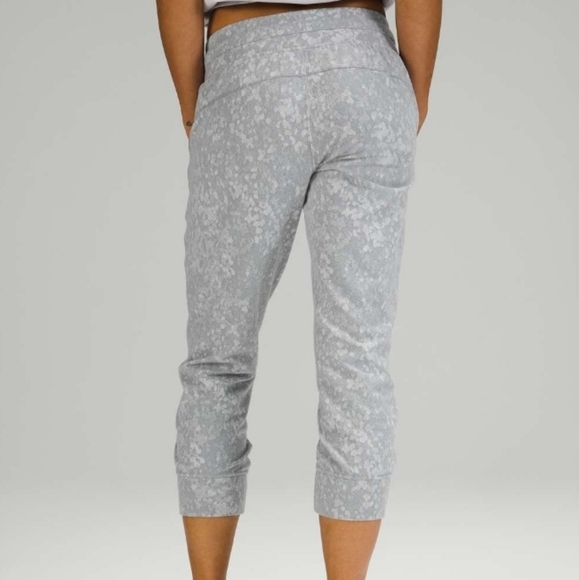Lululemon Ready To Rulu Jogger Crop - Picture 4 of 9